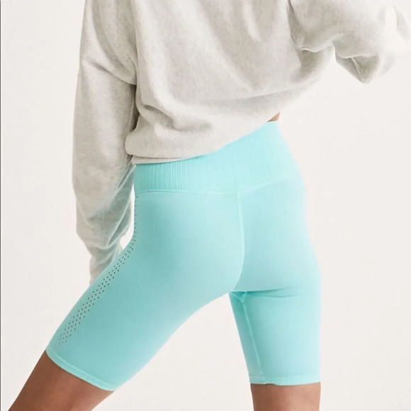 NWOT! FP FREE PEOPLE MOVEMENT Good Karma Bike Shorts - Picture 4 of 10